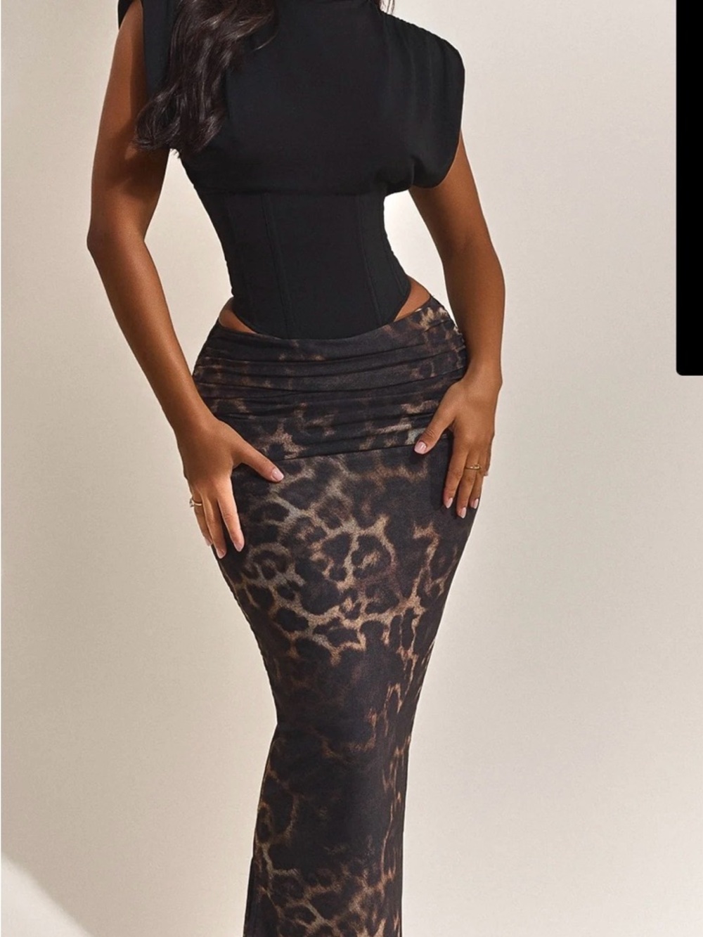 Sleek Leopard Print Maxi Skirt